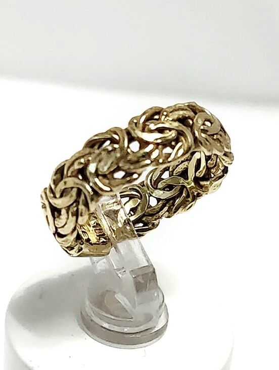 Jewelry - 18K Gold Byzantine 6 mm Band Ring size 6.5